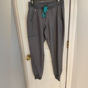 FIGS Zamora style jogger pants. Excellent condition. Size small.